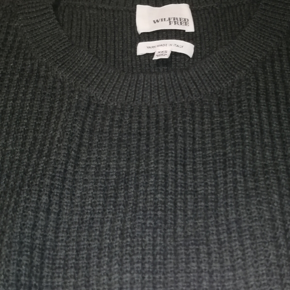 PRICE DROP! Aritzia Isabelli Sweater - Picture 9 of 10
